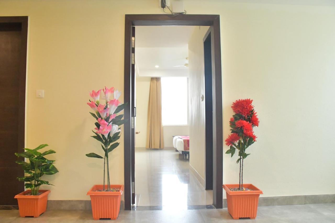 Hotel Yatharth Inn Varanasi Exterior photo